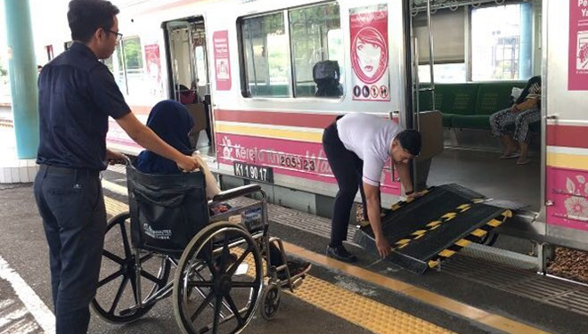 Harusnya Mereka Bertanggung Jawab Pada Penyediaan Fasilitas Untuk Disabilitas