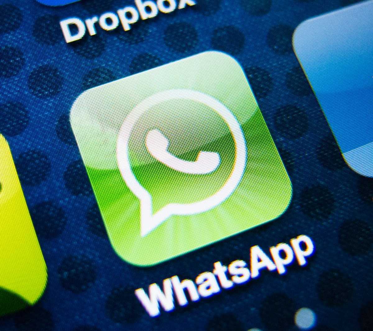 Risiko Menyadap WhatsApp Orang Lain